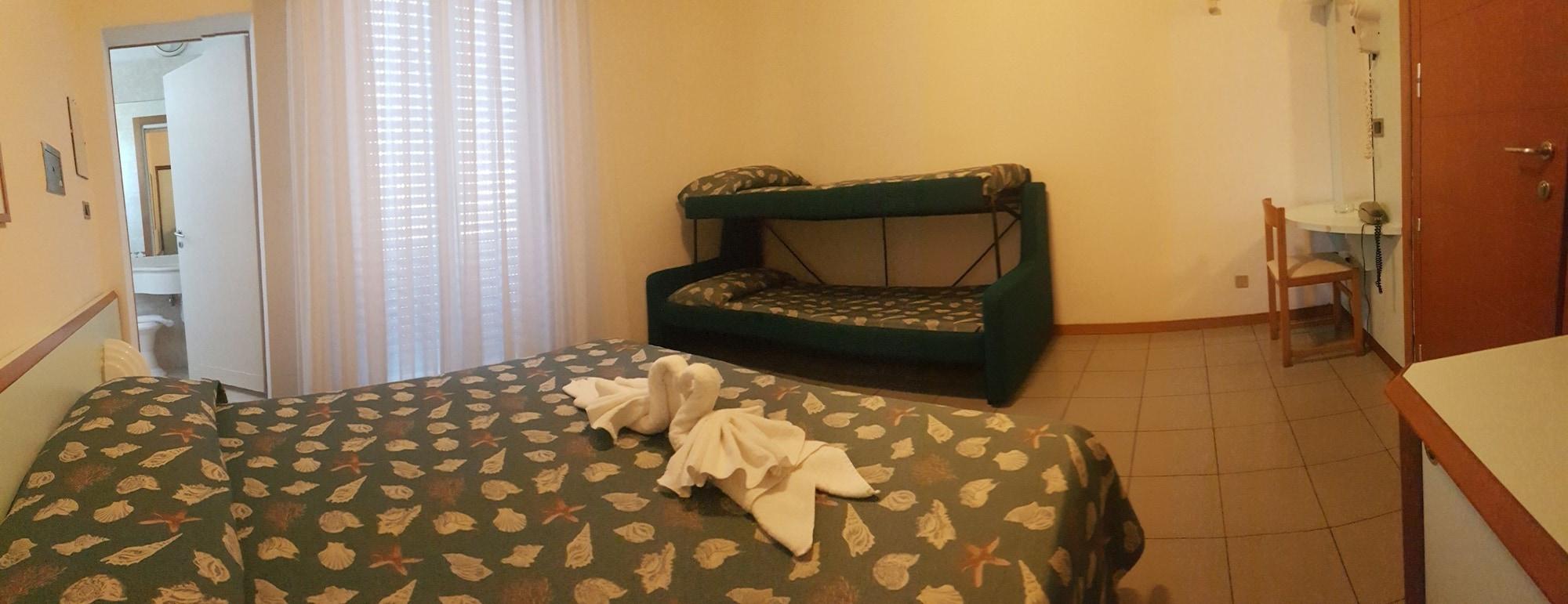 Hotel Gaby Римини Экстерьер фото