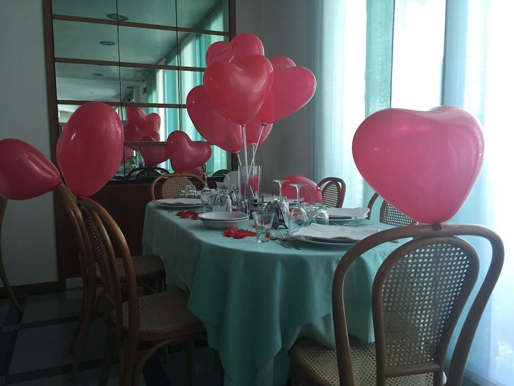 Hotel Gaby Римини Экстерьер фото