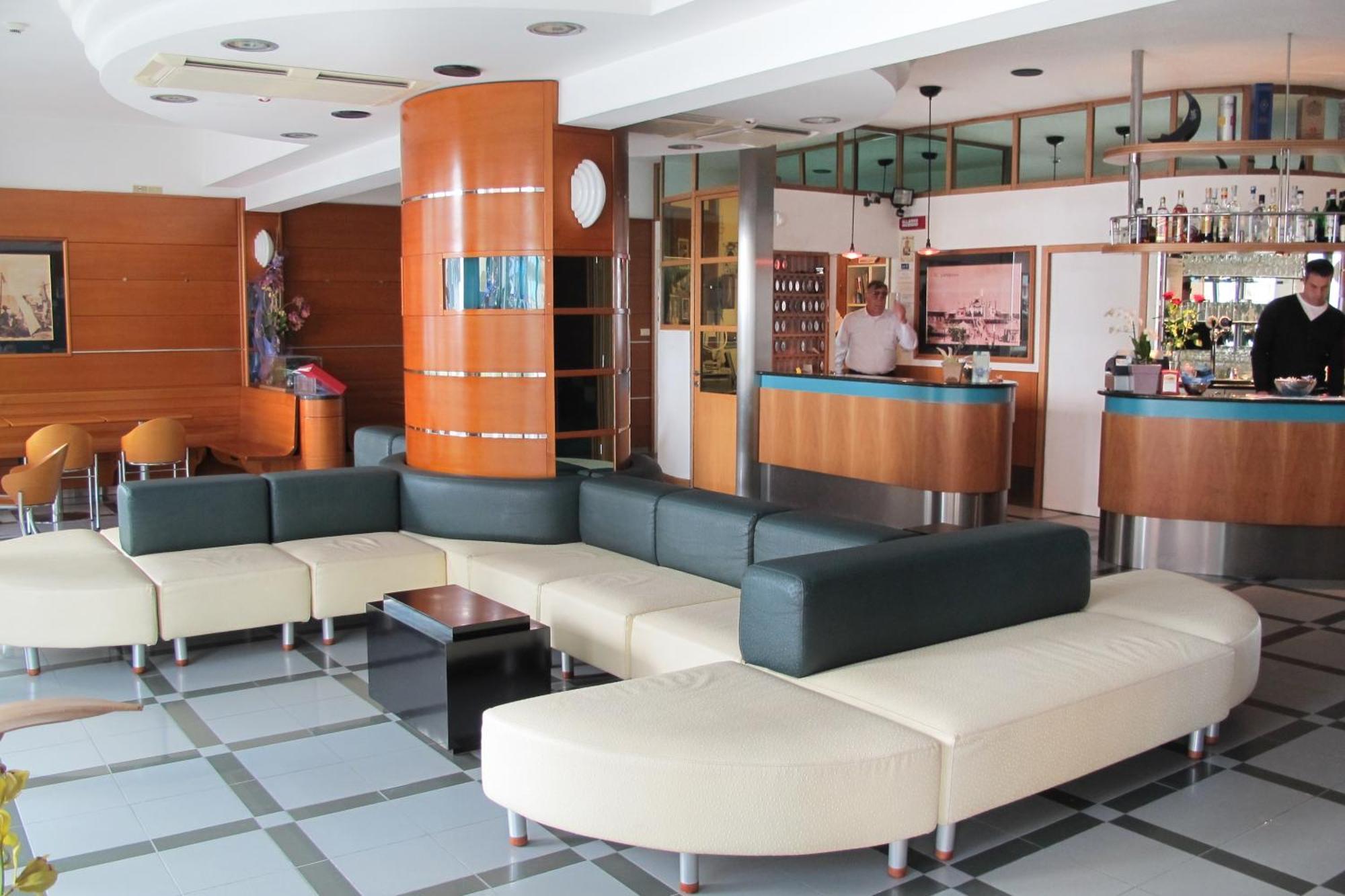 Hotel Gaby Римини Экстерьер фото