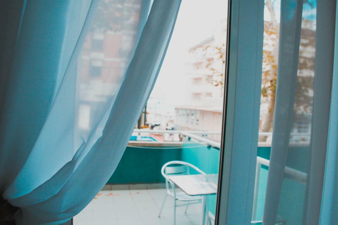 Hotel Gaby Римини Экстерьер фото